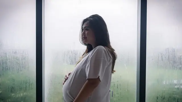 6 Momen Istri Arief Muhammad Melahirkan Anak Kedua, Langsung Punya Dua Gigi