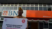 Dibantu Bedah Rumah, Veteran Bengkulu Ini Teteskan Air Mata