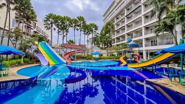 Grand Aquarium Hotel