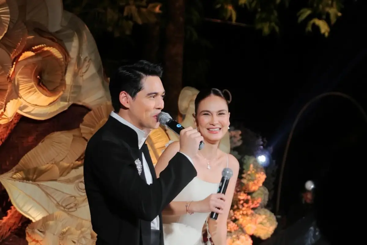 Pesona Elegan Luna Maya dengan Gaun Pengantin Backless dari Hian Tjen, Pancarkan Pesona Princess di Malam Resepsi