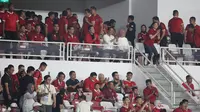 Presiden RI Joko Widodo, Ketua Umum PSSI Erick Thohir dan Menpora Dito Ariotedjo menghadiri laga FIFA Matchday antara Timnas Indonesia menghadapi Argentina di Stadion Utama Gelora Bung Karno (SUGBK), Senin (19/6/2023). (Bola.com/Abdul Aziz)