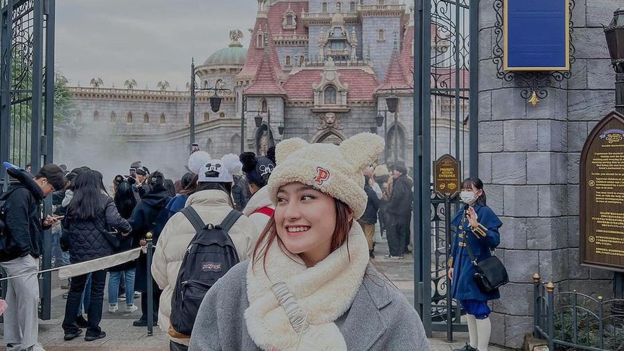Asyik Nikmati Keindahan Gunung Fuji, Berikut 8 Potret Salshabilla Adriani Bintang Sinetron 'BIDADARI SURGAMU' Saat Liburan ke Jepang