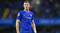 5. Ross Barkley - Berhasil bengkit pada musim ini usai mengalami masa suram karena berkutat dengan cedera. Dibawah asuhan Maurizio Sarri, Barkley tampik apik dengan lesatan tiga gol dan empat assist sejauh ini. (AFP/Glyn Kirk)