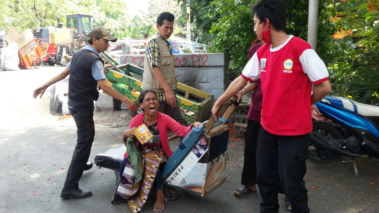 20151203 - pengemis lumpuh