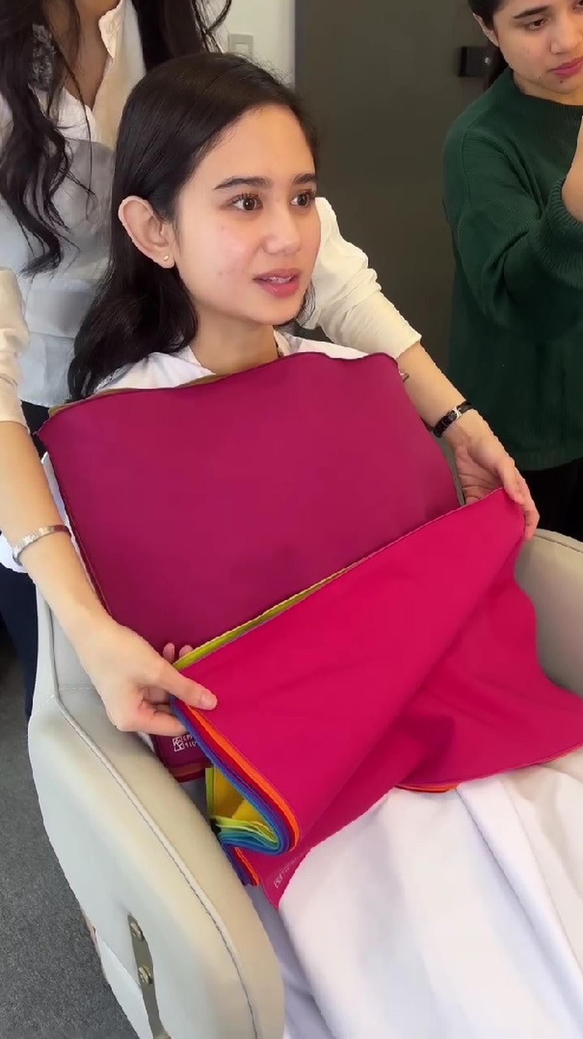 Potret Tissa Biani Ikut Lakukan Personal Color Analysis, Dipuji Netizen Cocok Kenakan Apa Saja