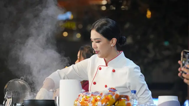 Devina Hermawan.