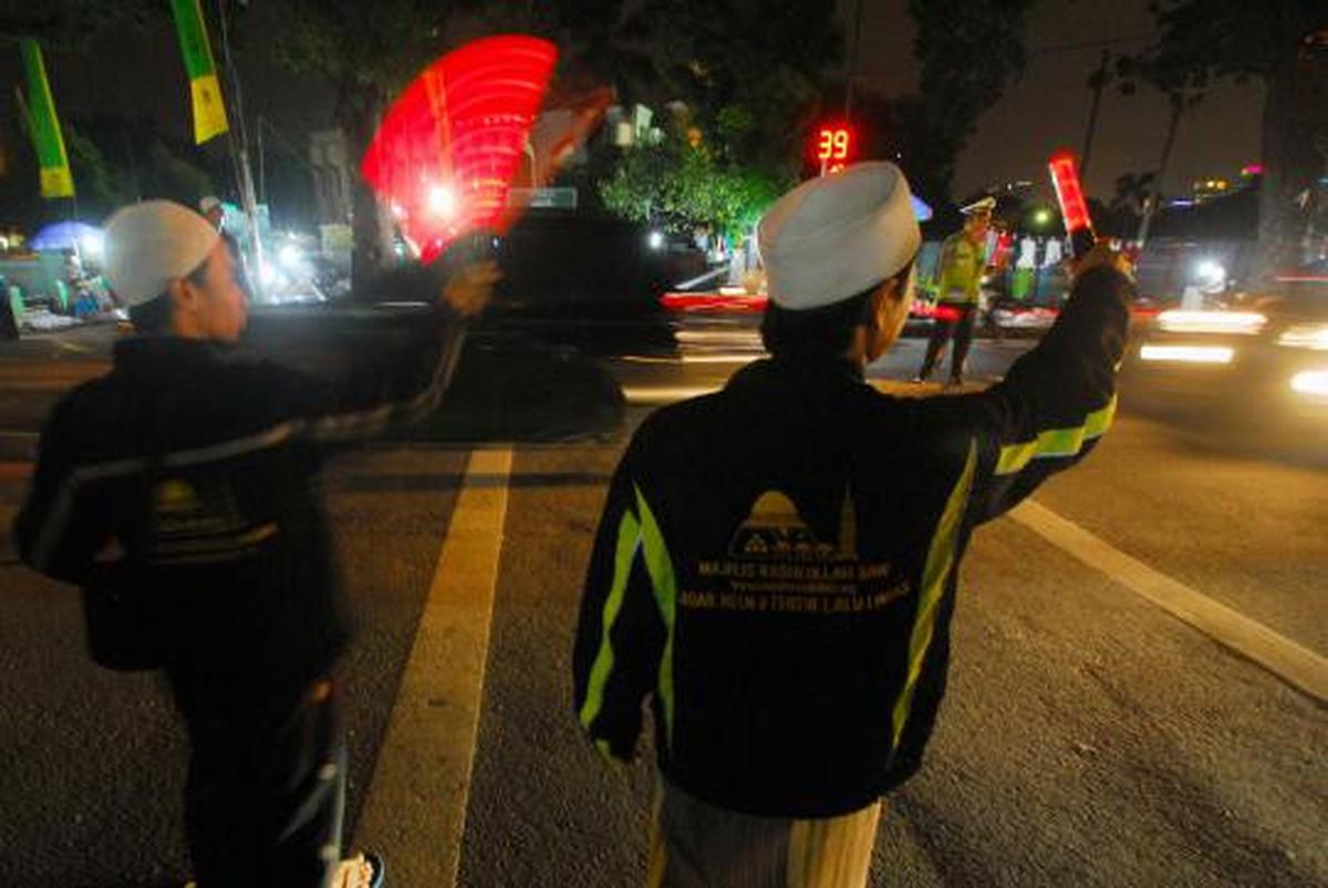 Pasar Islam di depan Masjid Al Munawar Pasar Minggu
