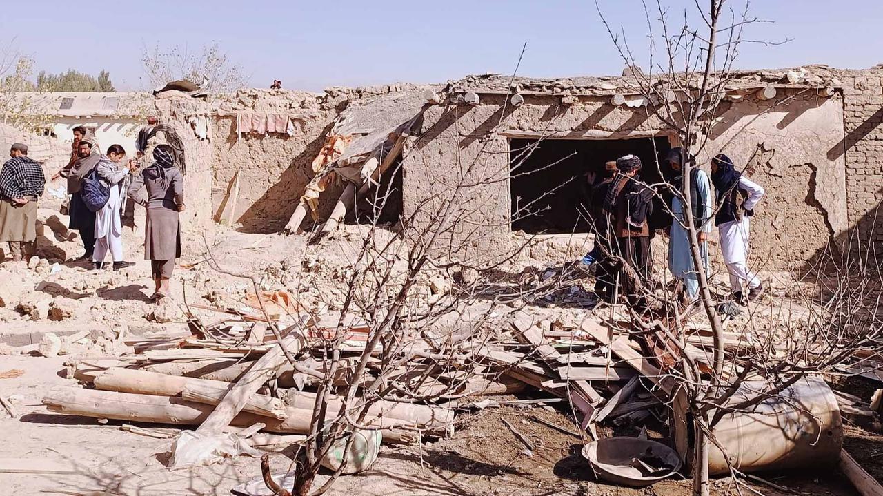 FOTO: Duka di Perbatasan, Serangan Udara Pakistan Renggut 10 Nyawa di Afghanistan