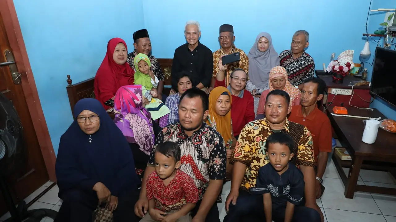 Ganjar Pranowo, menginap di rumah warga saat berkunjung ke Kelurahan Kadipiro, Kecamatan Banjarsari, Kota Solo