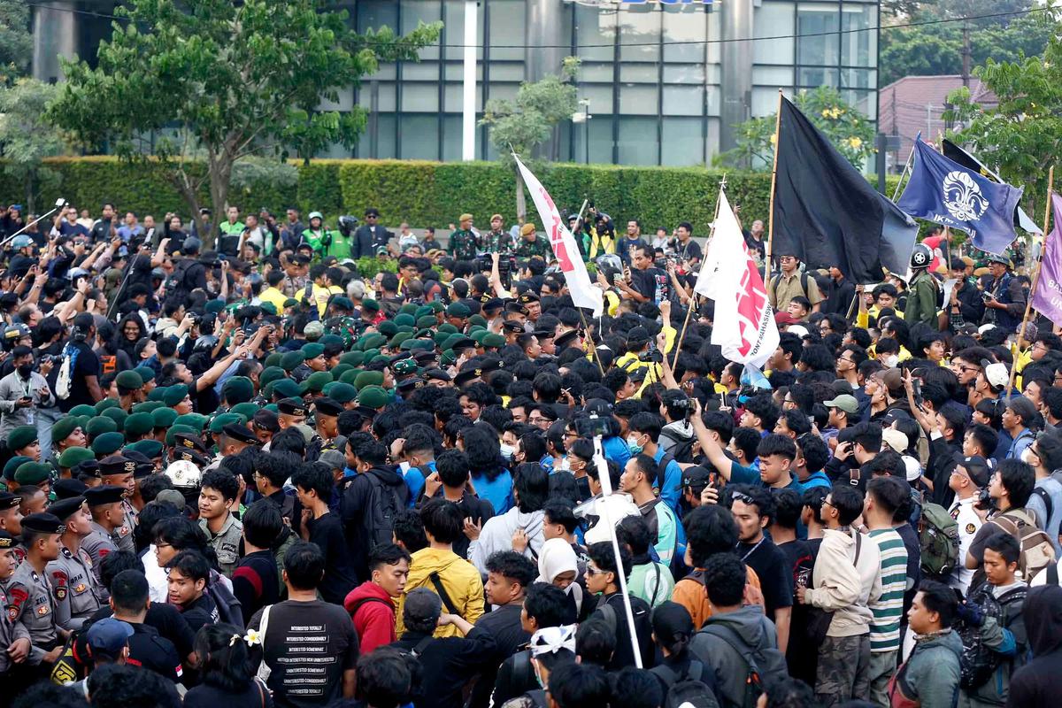 FOTO: Gelombang Aksi Mahasiswa Soroti Beban Ekonomi Masyarakat