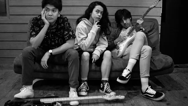 Iqbaal Ramadhan Keluar dari Svmmerdose, Ini 6 Potret Kompaknya Bareng Tarapti Rinrin