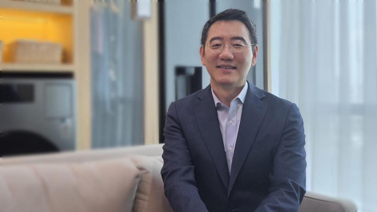 Lebih dari Sekadar Layar, Samsung Ingin TV Jadi Galeri Seni yang Menyatu dengan Interior Rumah