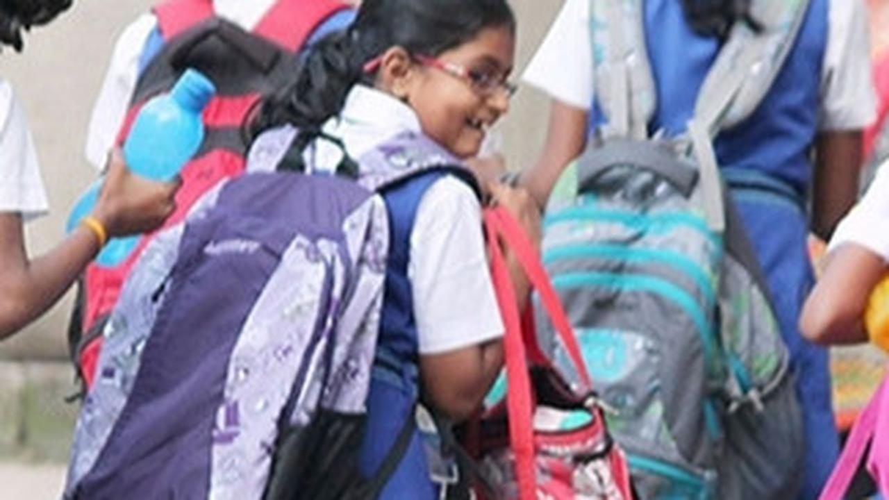 Terbebani dengan Tas Sekolah yang Berat, Murid Protes