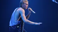 Cody Simpson mampu membuai penonton dengan kemampuan bernyanyi serta aksinya yang seru dalam berdansa.