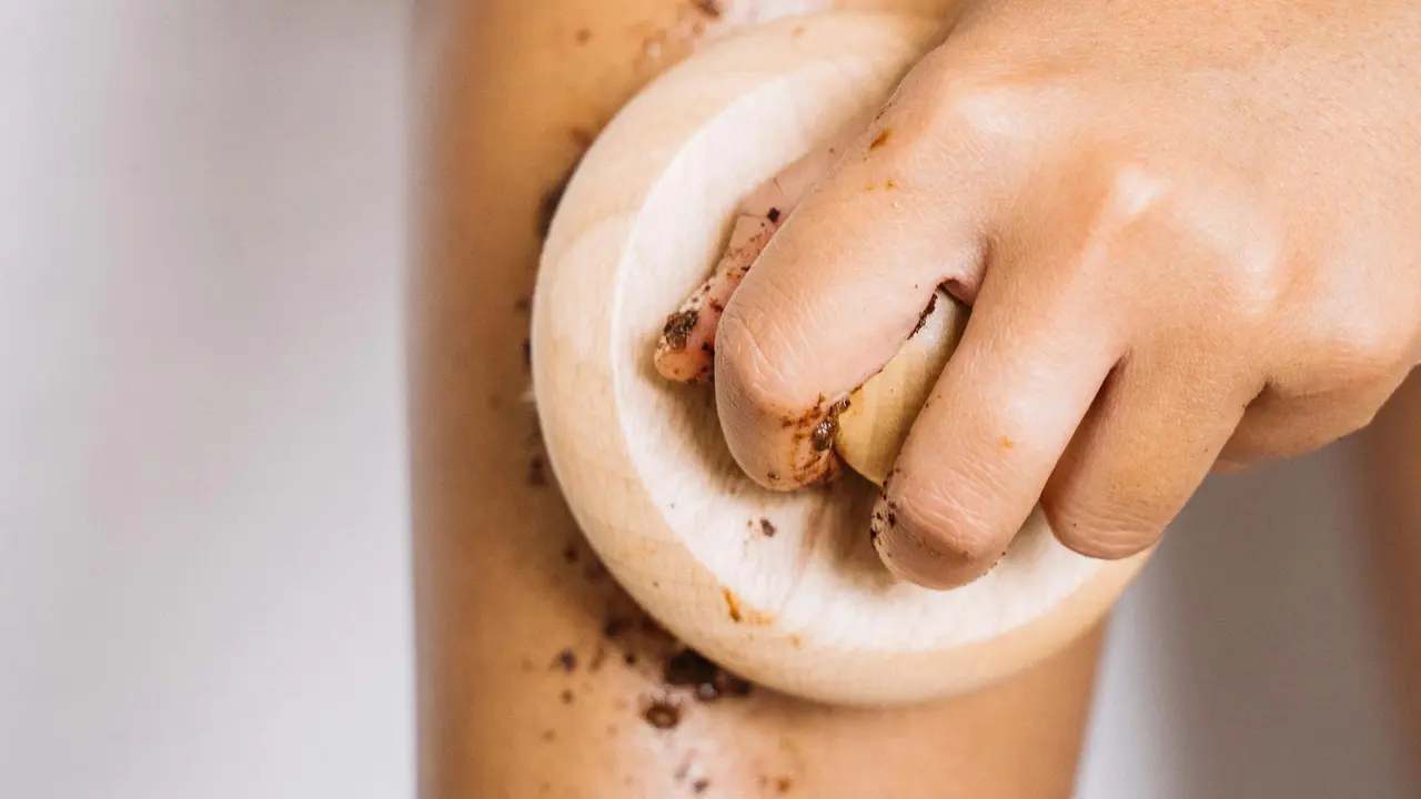 1. Body Scrub