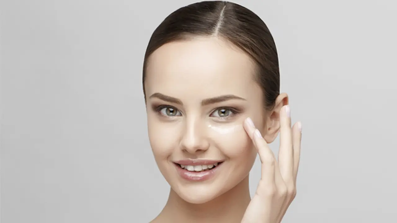 Pakai Serum Wajah Itu Ternyata Penting!