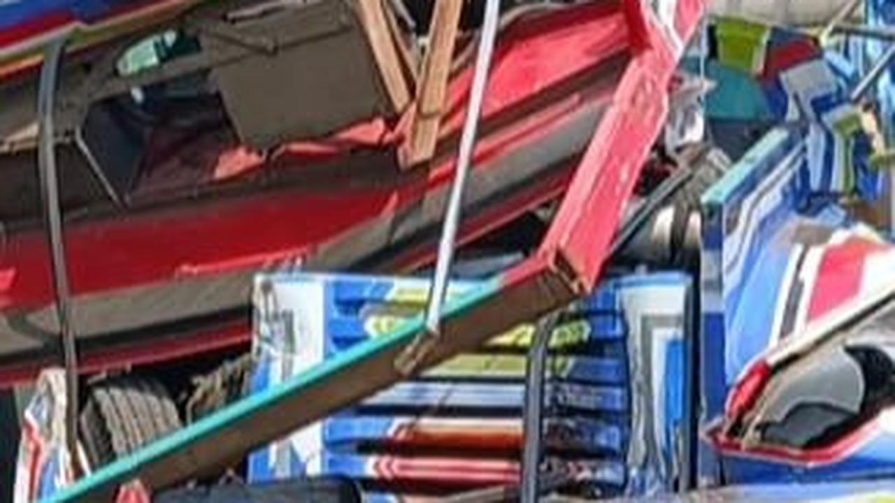 Kronologi Odong-Odong Tertabrak Truk Trailer Saat Menyeberang di Jalur Pantura Batang, 13 Penumpang Terluka