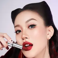 Ini produk makeup lokal yang bisa digunakan untuk bikin look boneka ala Douyin (Somethinc)