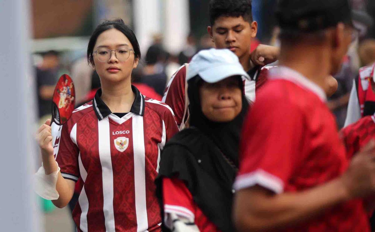 FOTO: Ribuan Suporter Padati GBK, Beri Dukungan Penuh Timnas Indonesia