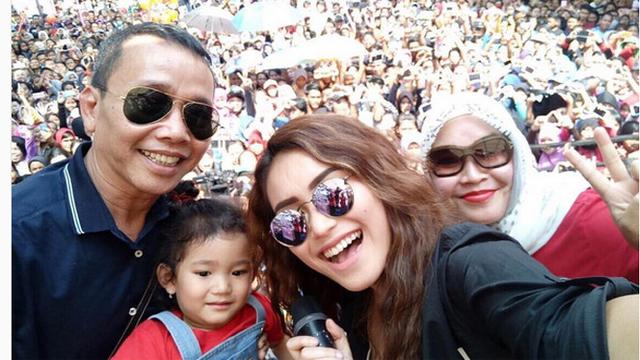 [Bintang] Ayu Ting Ting