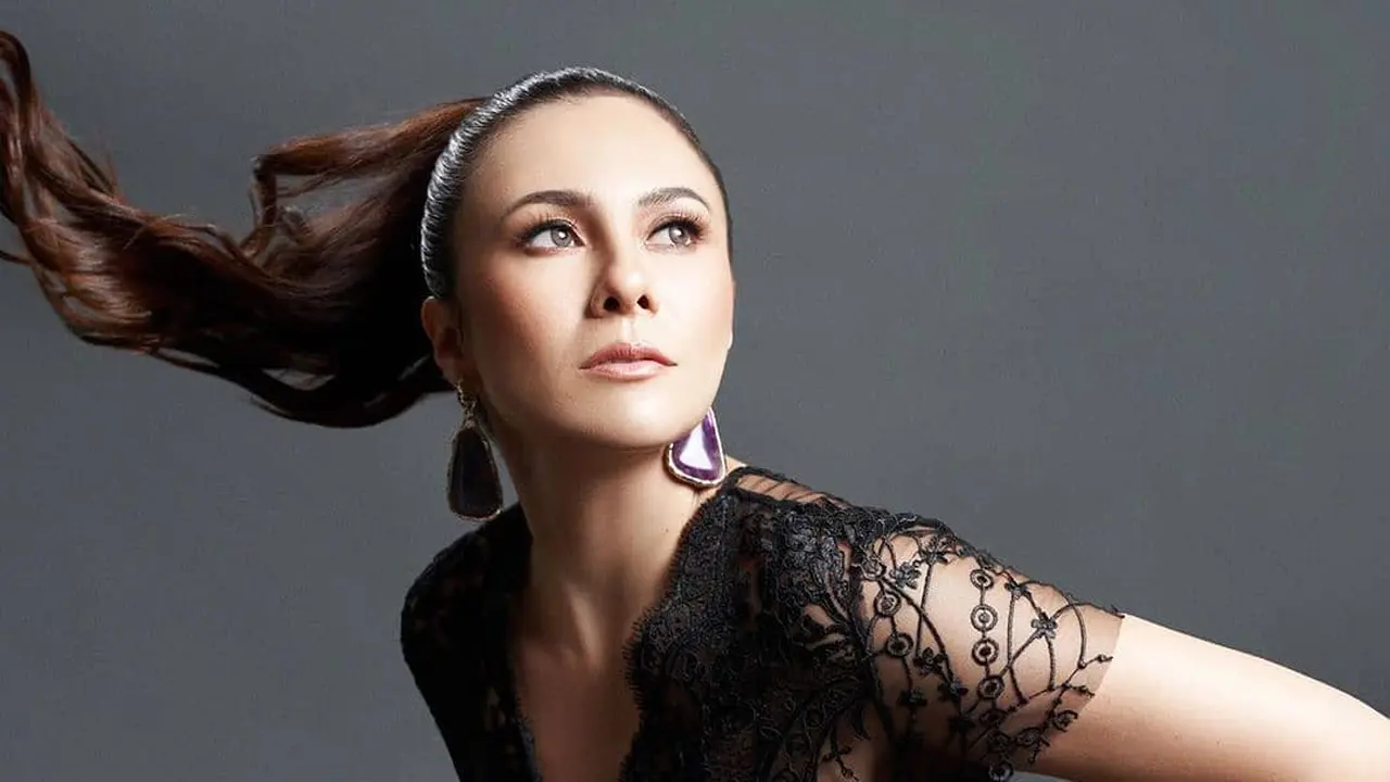 Gaya Terbaru Pemotretan Wulan Guritno (sumber: instagram/wulanguritno)