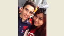 Sasha Pratista, wanita asal Indonesia yang bekerja di Malaysia, berhasil mencium pebalap Repsol Honda, Marc Marquez.