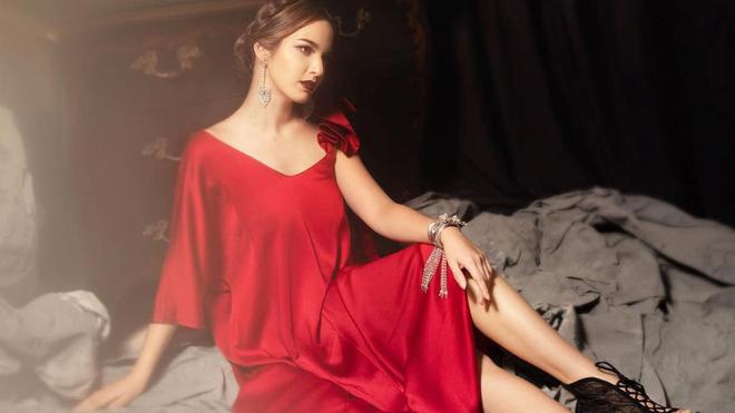 Ganti Warna  Rambut  Penampilan Nia  Ramadhani  Dinilai Makin 