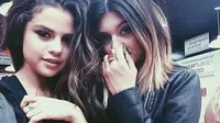 Selena Gomez Manfaatkan Kylie Jenner Cari Tahu Soal Justin Bieber