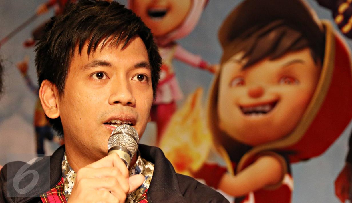Rian d'Masiv saat acara launching lagu berjudul 'Di Bawah Langit yang Sama' di Jakarta, Jumat (5/2). Lagu tersebut menjadi OST film 'BoBoiBoy The Movie' serta akan dimuat dalam album kelima grup band d'Masiv. (Liputan6.com/Immanuel Antonius)