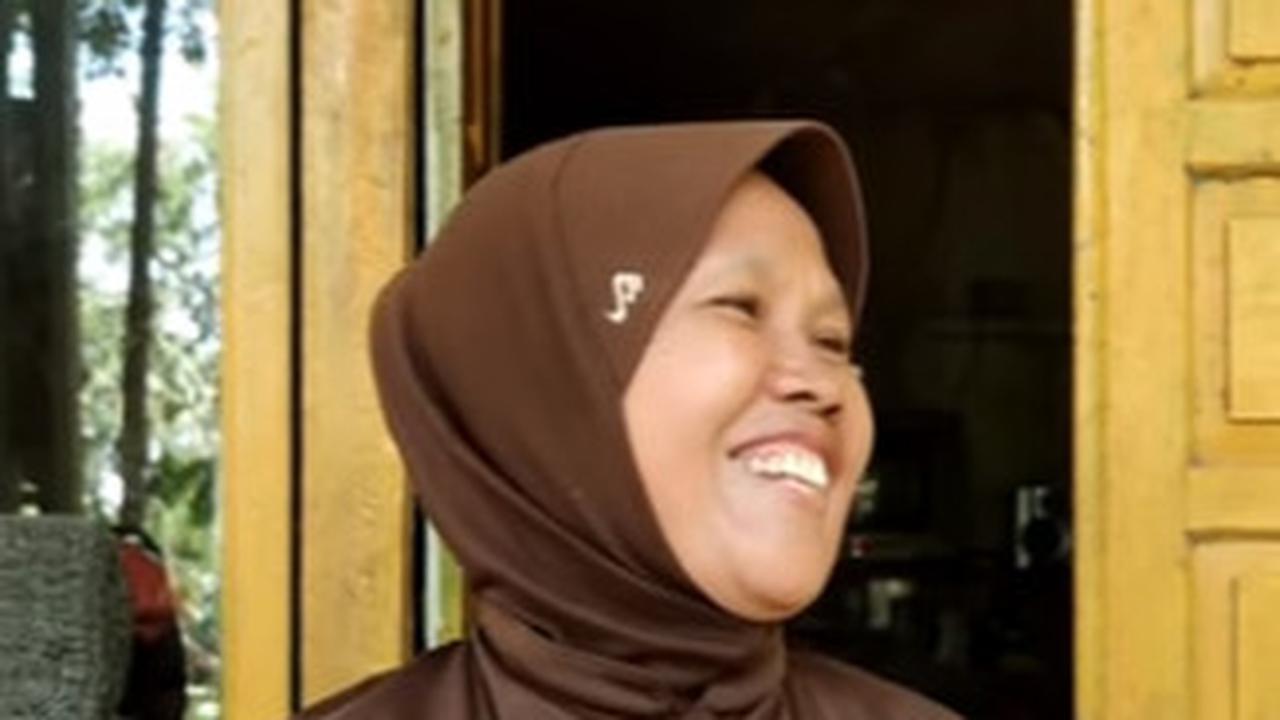 Demi Mengurus Sang Ibu, Artis Dangdut Legendaris Ini Memilih Tinggal di Tengah Hutan