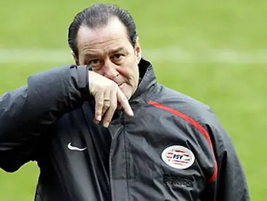 File picture taken December 08, 2008 of Dutch Huub Stevens, who resigned on January 28, 2009 as coach of PSV Eindhoven. Stevens said he missed the 'click' with the players. AFP PHOTO/ANP/VINCENT JANNINK