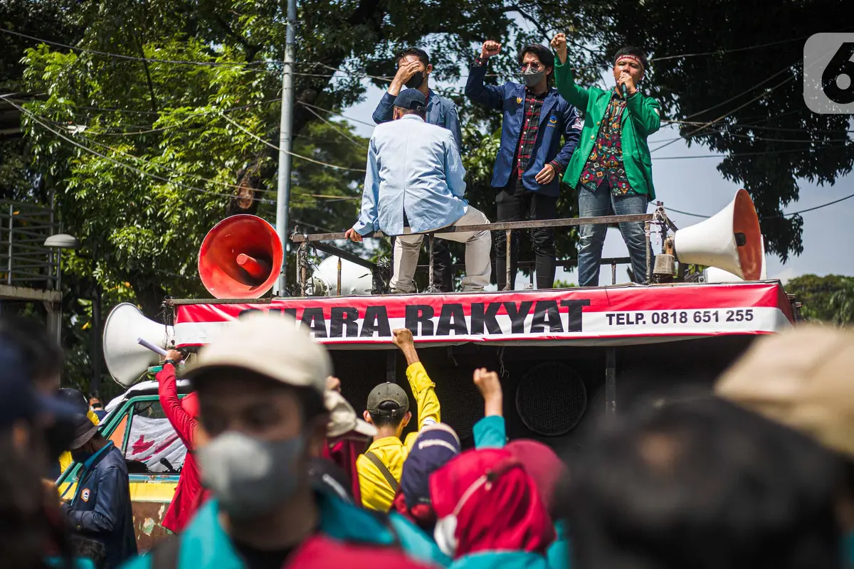 Protes Pemerintah, BEM SI Gelar Aksi di Patung Kuda
