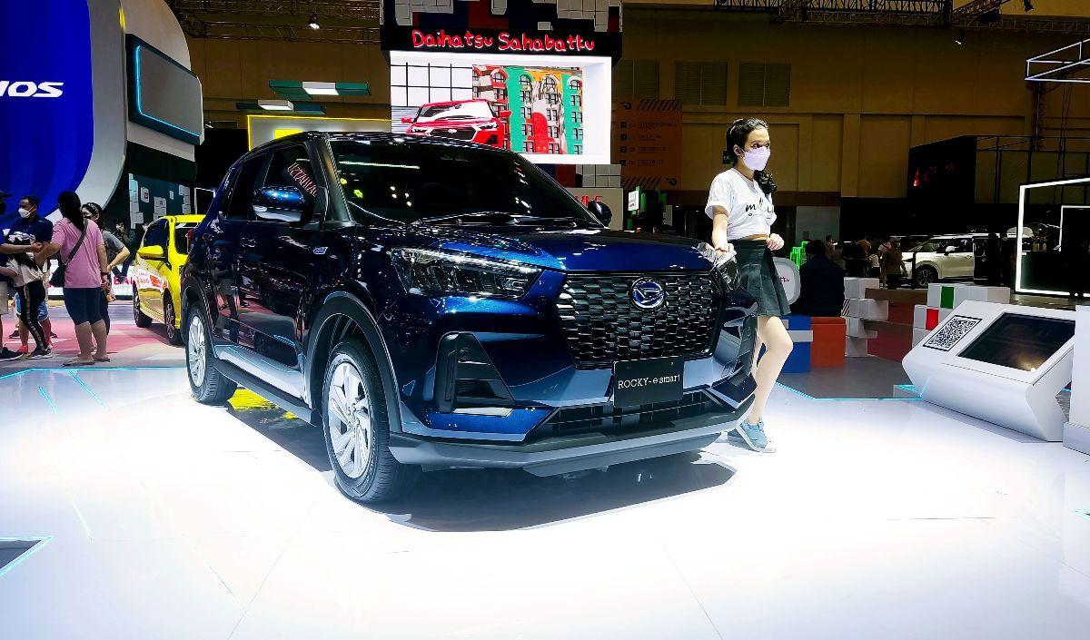 2. Mobil Daihatsu Rocky