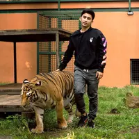 OOTD Alshad Ahmad bersama satwa liar peliharaannya (Foto: Instagram @alshadahmad)