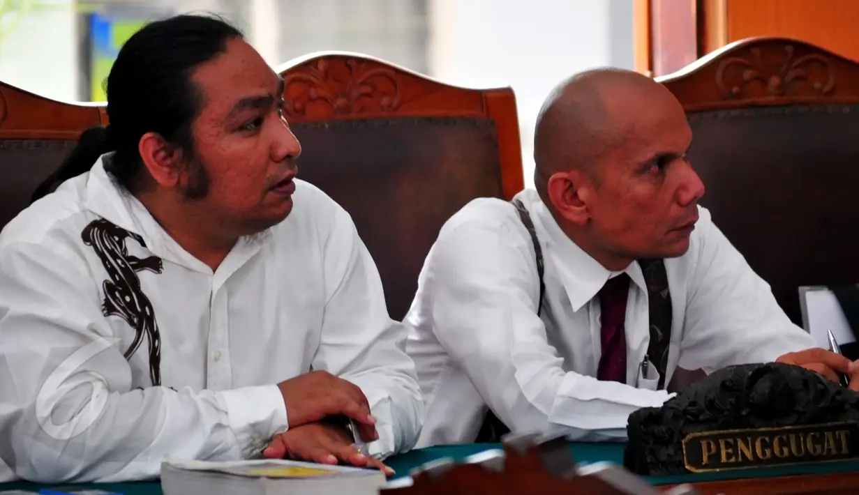 Kuasa hukum Novel Baswedan mengikuti sidang praperadilan Novel Baswedan dengan agenda pembacaan keputusan hakim di PN Jaksel, Selasa (9/6/2015).  Hakim tunggal Zuhari menolak gugatan praperadilan yang diajukan Novel Baswedan (Liputan6.com/Yoppy Renato)