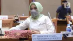 Dirut PT Pertamina (Persero) Nicke Widyawati mengikuti Rapat Dengar Pendapat (RDP) dengan Komisi VII DPR di kompleks Parlemen, Senayan, Jakarta, Senin (5/4/2021). RDP tersebut membahas kebakaran tangki minyak milik Pertamina RU VI Balongan, Indramayu, Jawa Barat. (Liputan6.com/Angga Yuniar)