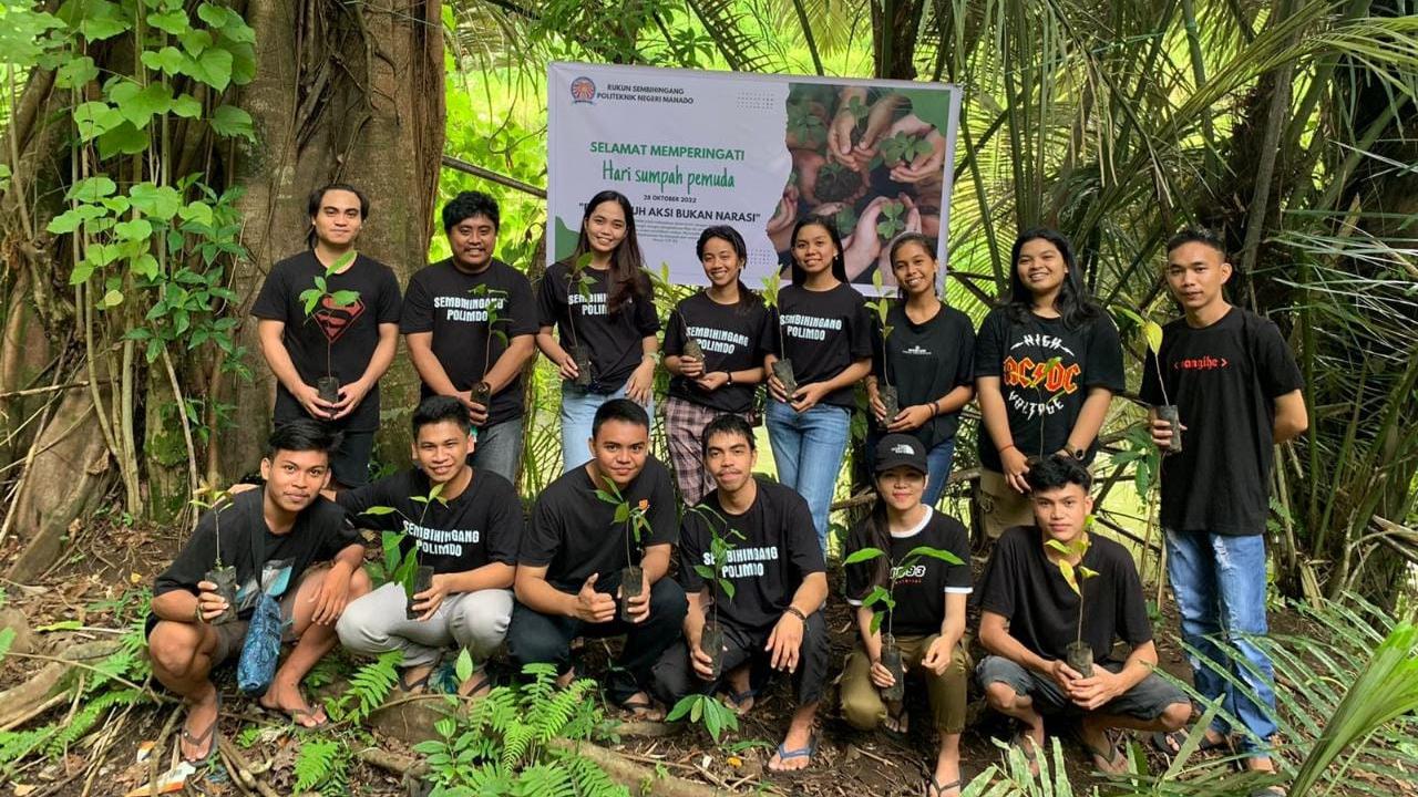 Aksi sekelompok pemuda asal Kabupaten Kepulauan Sangihe saat Hari Sumpah Pemuda.