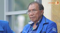 Max Sopacua, mantan wartawan yang kini menjadi Wakil Ketua Umum Partai Demokrat juga tidak absen untuk menghadiri acara akbar partai yang dibentuk SBY (Liputan6.com/Herman Zakharia)