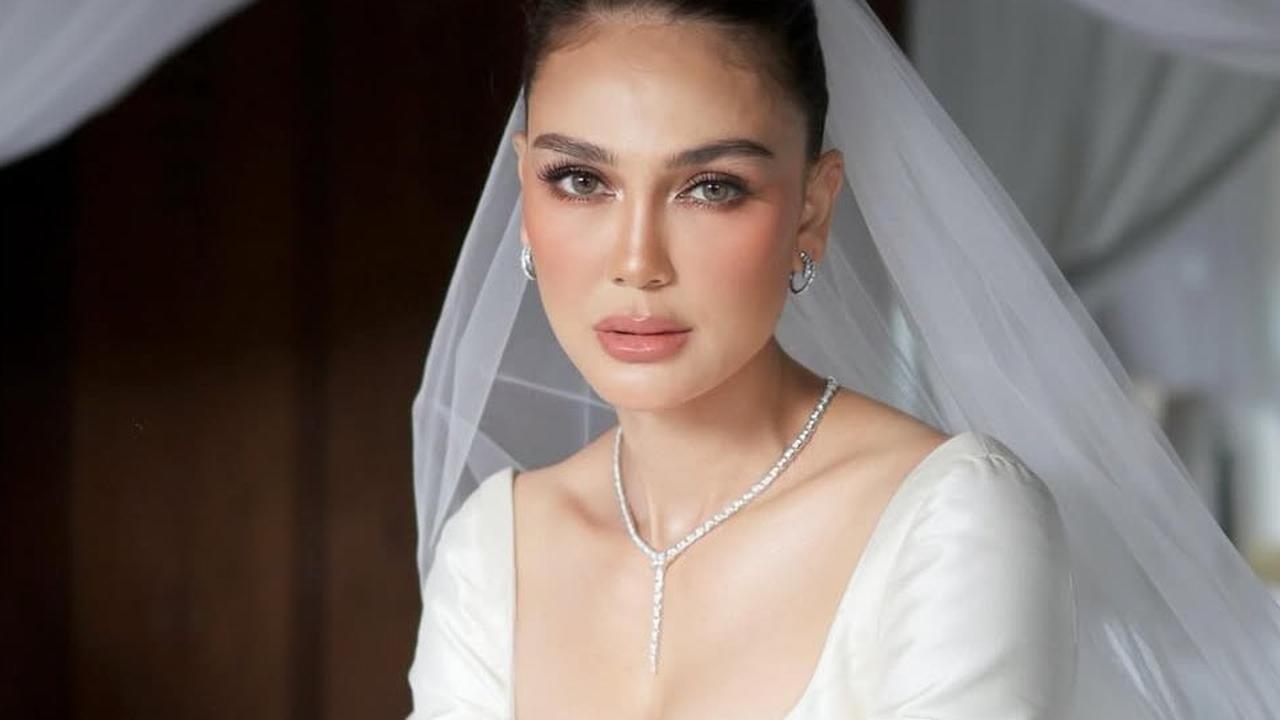 Luna Maya Bertabur Berlian! Intip Detail Perhiasan Mewah BVLGARI Senilai Rp5,3 Miliar di Momen Resepsi