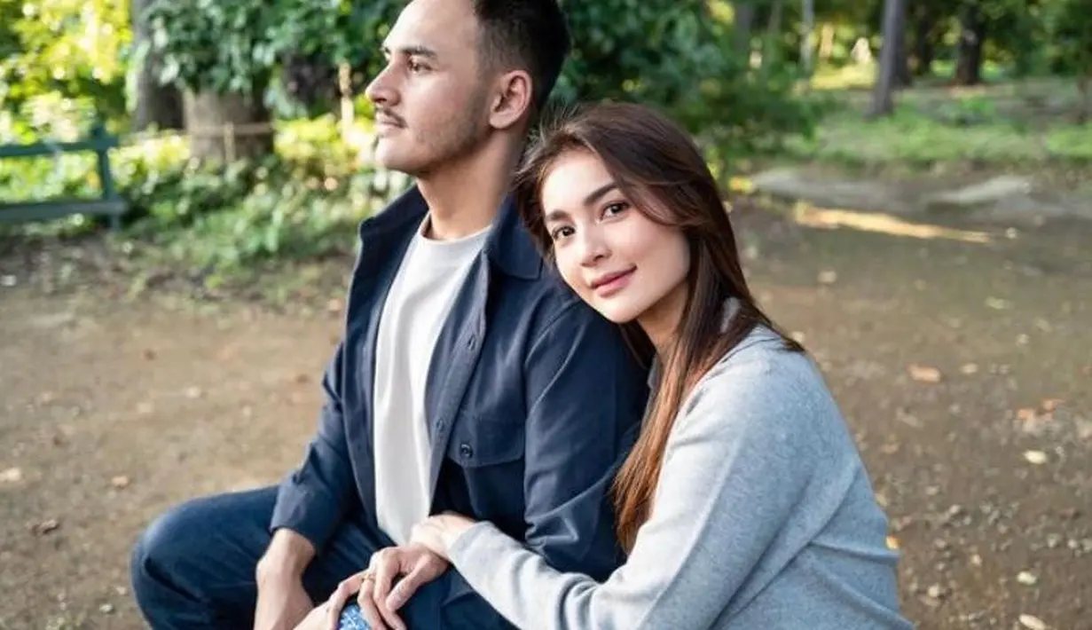 Sederhana tapi romantis ya. Congratulations love birds!  [@debisagita]