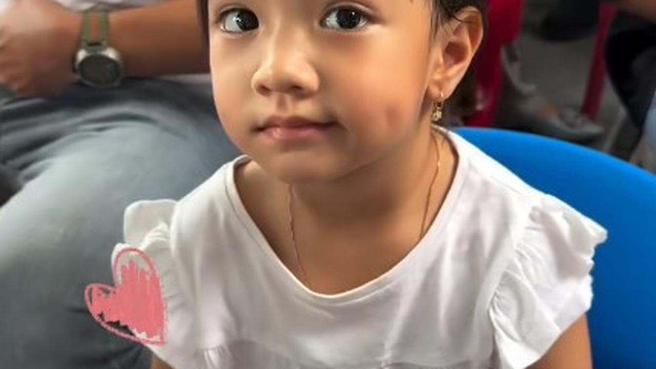 7 Potret Amala Anak Irish Bella Tampil di Acara Sekolah Pertama Kali, Didampingi Haldy Sabri