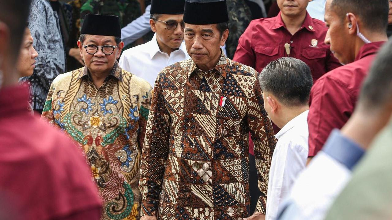 Bukan Momen Sembarangan Panglima TNI Hingga Mantan Kapolri Rela Lesehan, Presiden-Wapres Juga Hadir
