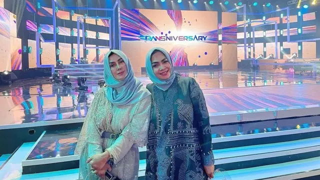 6 Potret Kompak Ibu dan Mertua Artis, Besan Rasa Sahabat