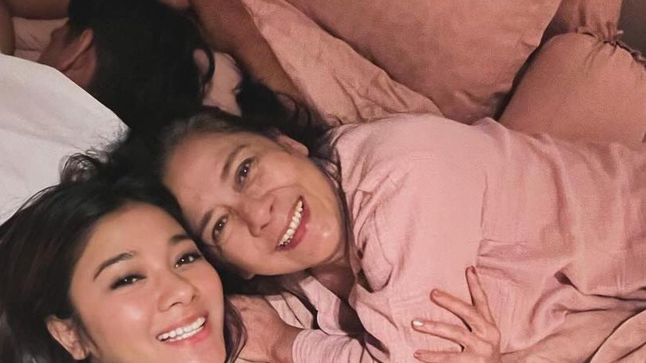 Lydia Kandou Ultah ke-61, Intip Potret Kejutan Istimewa dari Naysilla Mirdad