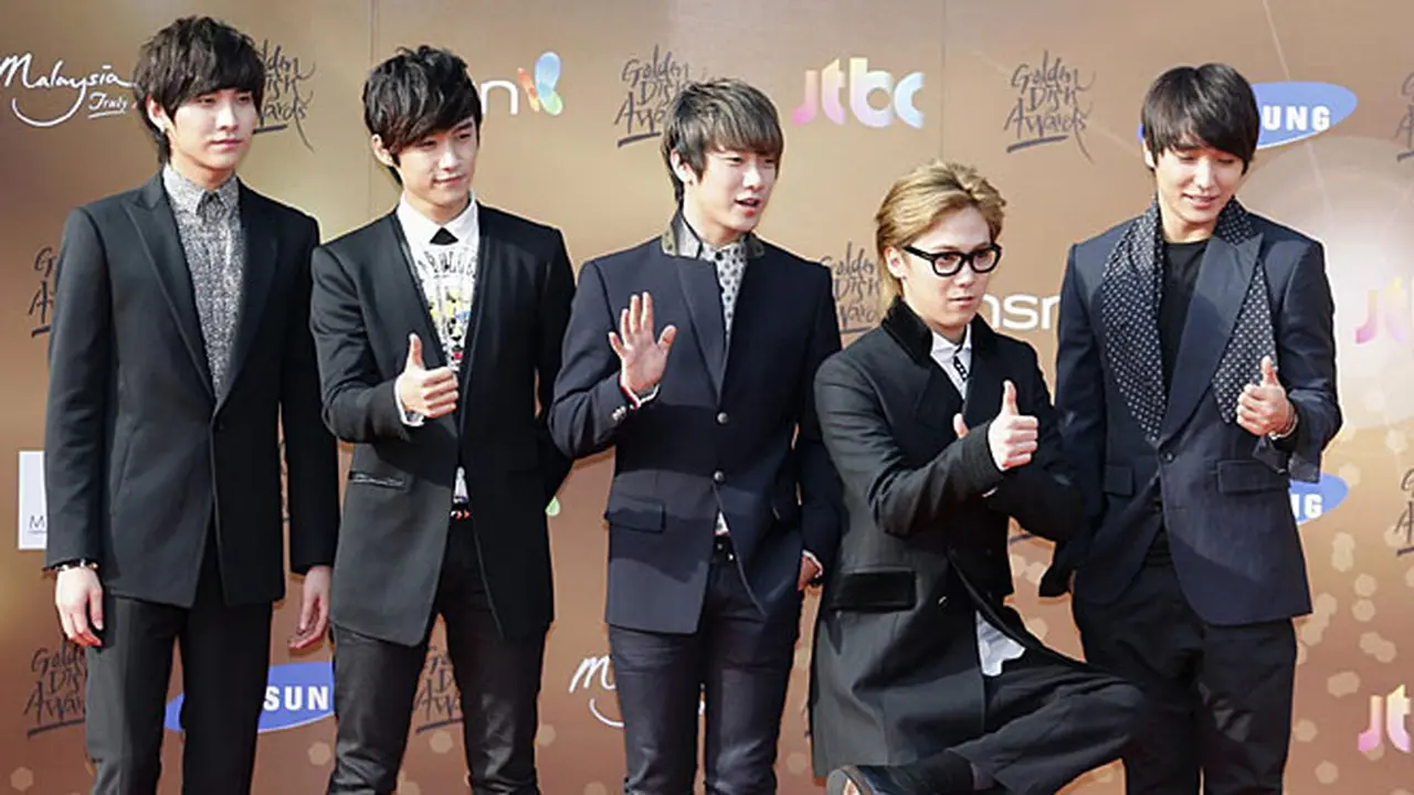 ft-island-130923b.jpg