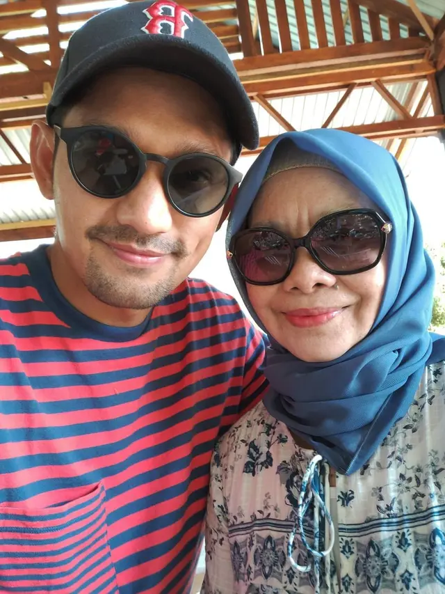 Meninggal karena Covid-19, Ini 6 Momen Kenangan Manis Ririn Ekawati dan Ibunda