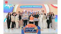(Tengah): Head of Corporate Affairs Shopee Indonesia, Satrya Pinandita, Founder &amp; CMO BLP Beauty, Lizzie Parra, dan Senior Director of Brand Marketing Shopee Indonesia, Jerry Gunawan meresmikan program kompetisi UMKM perdana dari Shopee bersama 20 besar finalis Jagoan UMKM.