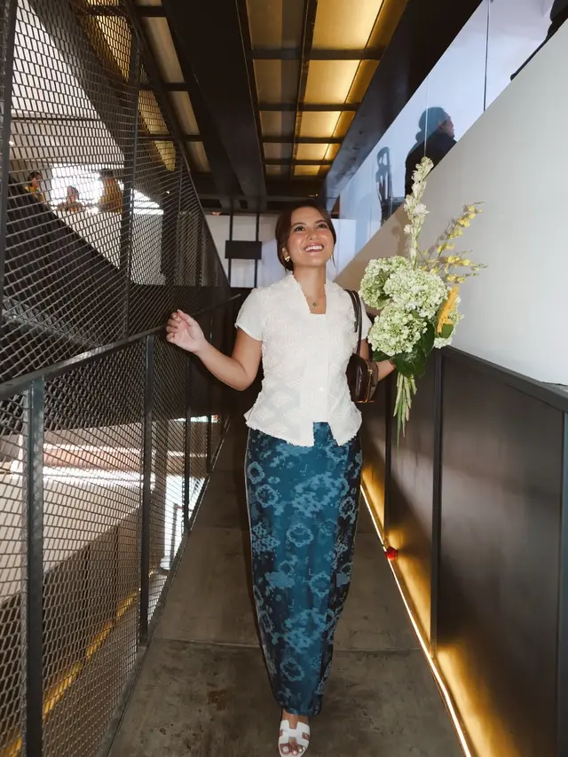 Bak Perempuan Jawa Modern, Gaya Marsha Aruan Berkebaya Simpel Ini Bisa Jadi Inspirasi