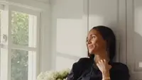 Meghan Markle Coba Cari Cuan Tambahan Lewat Koleksi Busana Pribadi Rp2,1 Miliar