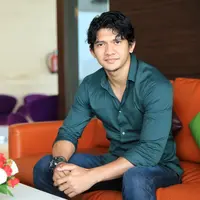 Aktor laga Iko Uwais tidak hanya sebagai pemeran, dalam film Headshot yang tayang pada 8 Desember mendatang, tapi dipercaya membuat koreografi. (Adrian Putra/Bintang.com)